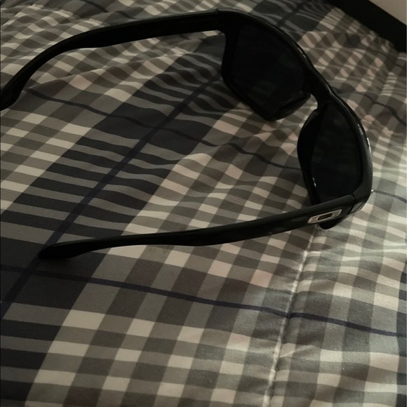 Mens Oakleys - Picture 4 of 4